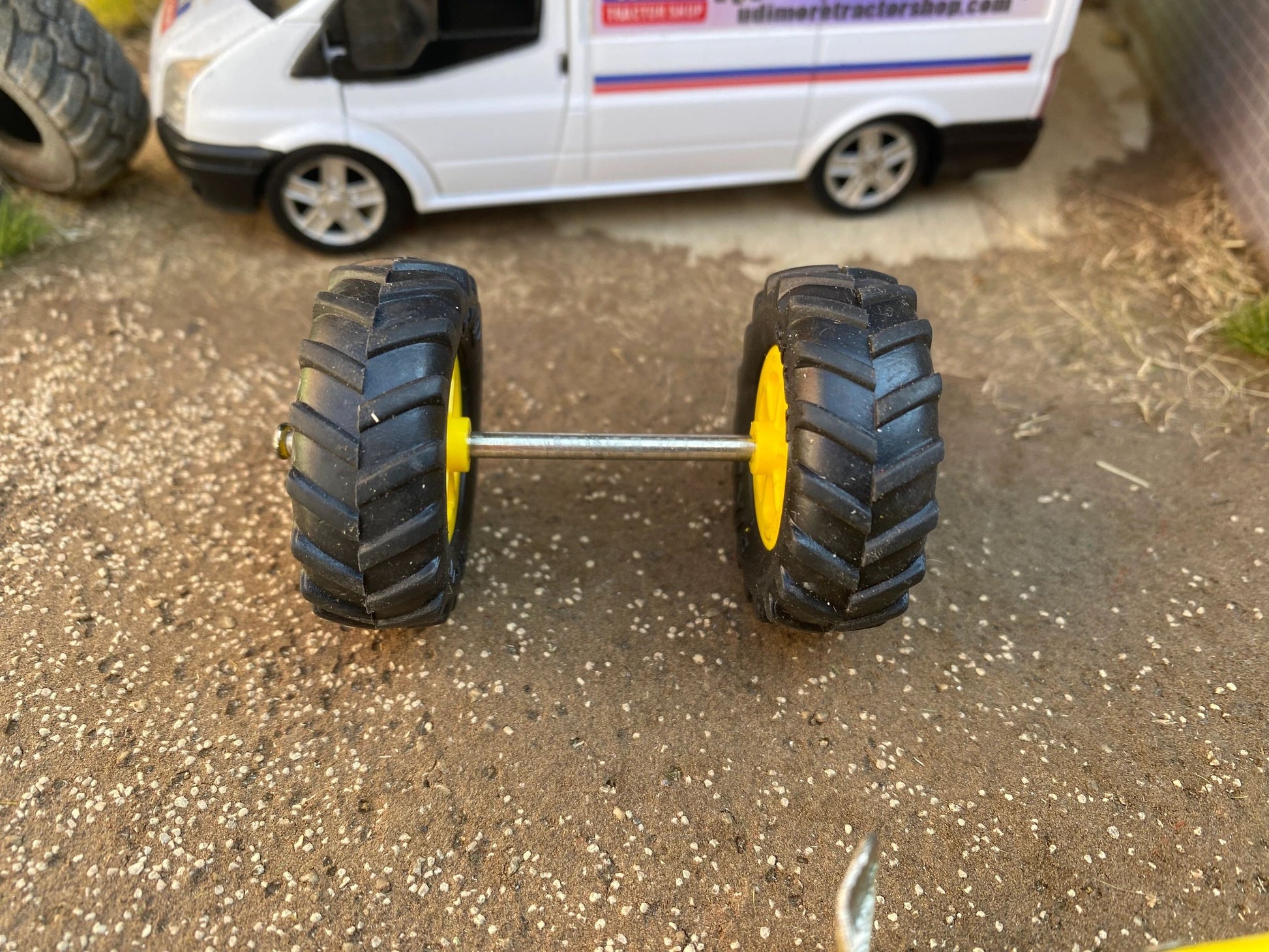 Set of 2 wheels 1:32 scale 40mm x 14.5mm Image 4