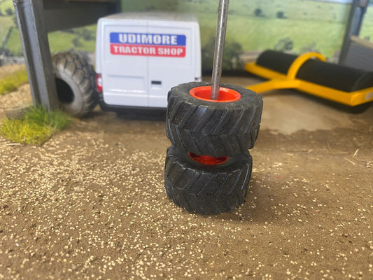 Set of 2 wheels 32mm x 17mm 1:32 scale axle Image 2
