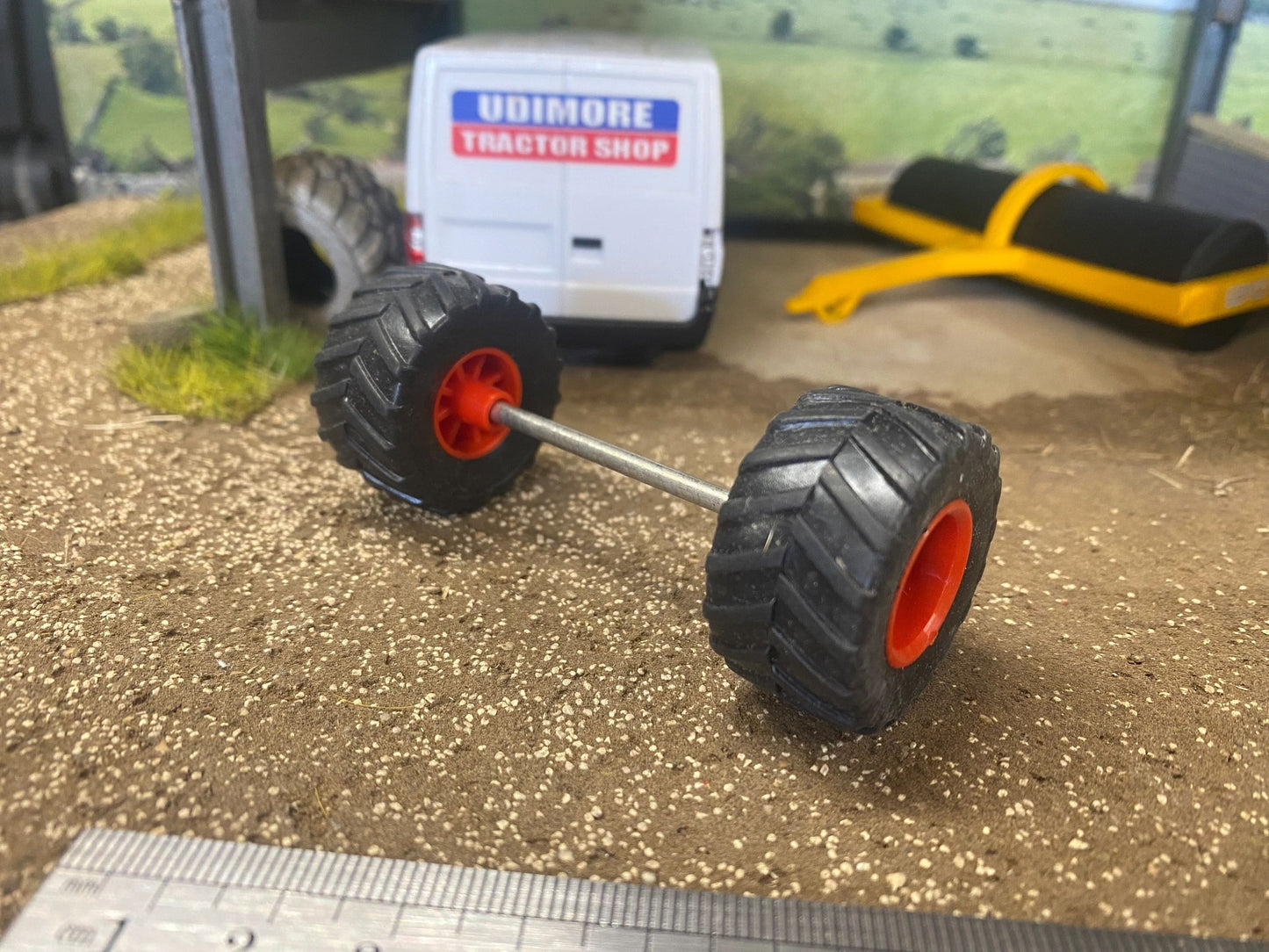 Set of 2 wheels 32mm x 17mm 1:32 scale axle Image 3