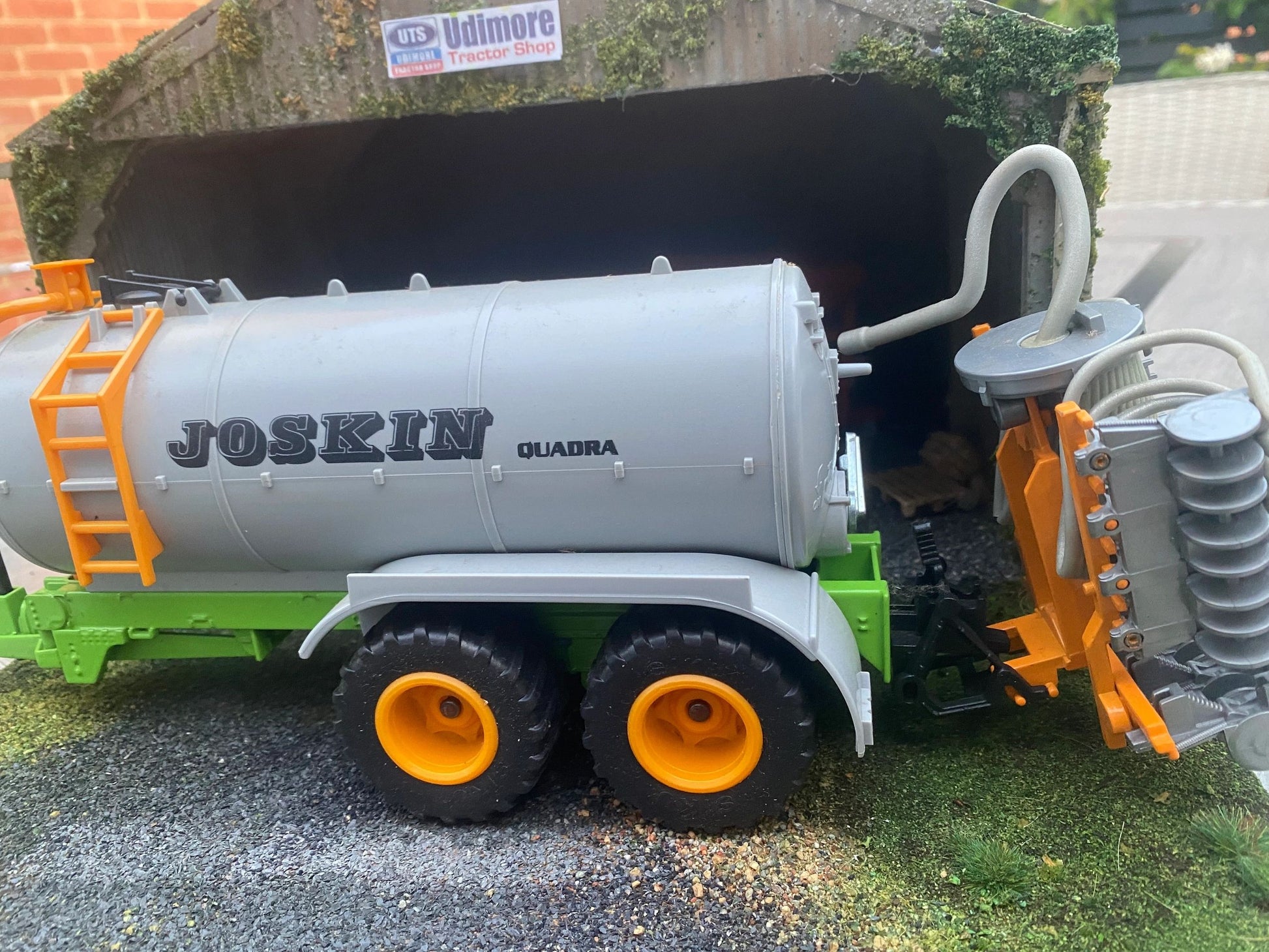 Silver Joskin Slurry Tanker with Injector 1:32 scale boxed Siku 2270 Image