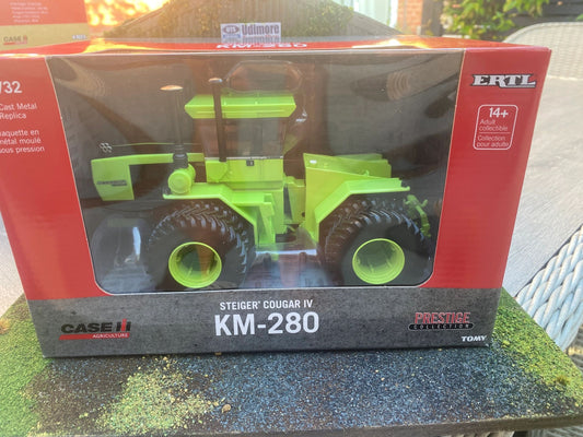Steiger Cougar IV KM-280 Prestige Tractor duals 1:32 scale ERTL 44318 Image