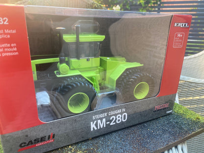 Steiger Cougar IV KM-280 Prestige Tractor duals 1:32 scale ERTL 44318 Image 3