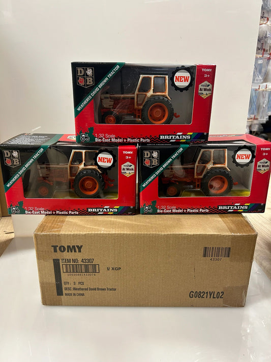 TRADE BOX 43307 Britains Weathered David Brown 1210 tractor 1:32 scale New Sealed Image