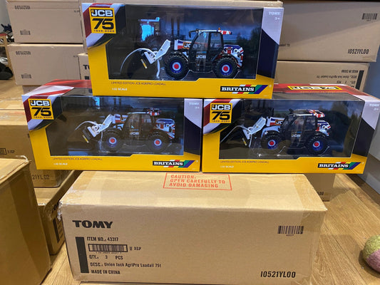 TRADE BOX 43317 3 x Britains JCB Union Jack Loadall 75th Anniversary model 1:32 Image