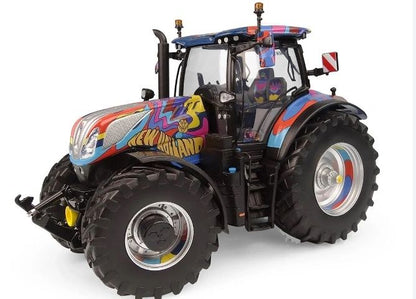UH6698 Universal Hobbies Basildon 60 years Limited Edition New Holland T7.300 Tractor 1:32 scale Boxed Image 9