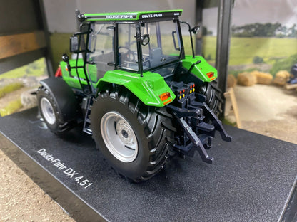 Universal Hobbies Deutz DX 4.51 1989 Tractor BOXED 1:32 scale UH4905 Image 6
