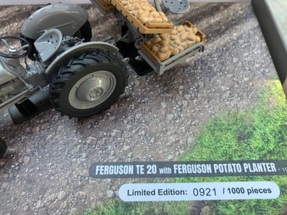 Universal Hobbies Ferguson TE20 Tractor Potato planter set 1:32 scale UH7127 Image 6