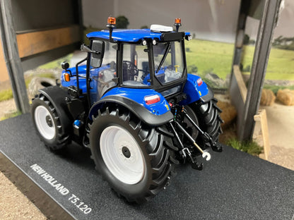 Universal Hobbies New Holland T5.120 dual command Tractor BOXED 1:32 scale UH6678 Image 5