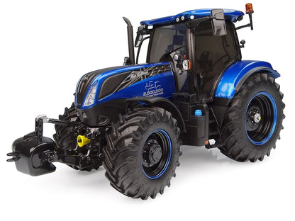 Universal Hobbies New Holland T7.225 Basildon 2 Millionth Tractor BOXED 1:32 scale UH6744 Image 5