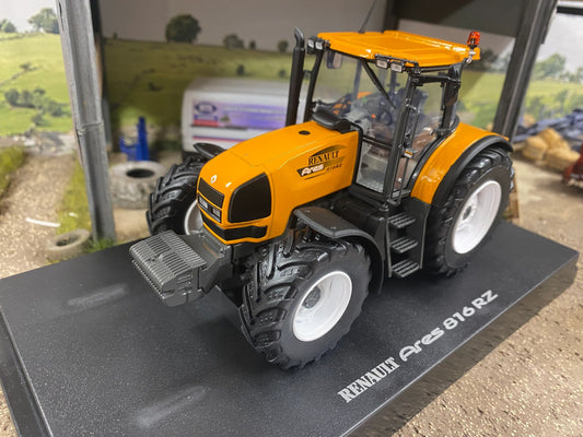 Universal Hobbies Renault 816RZ Tractor BOXED 1:32 scale UH6329 Image