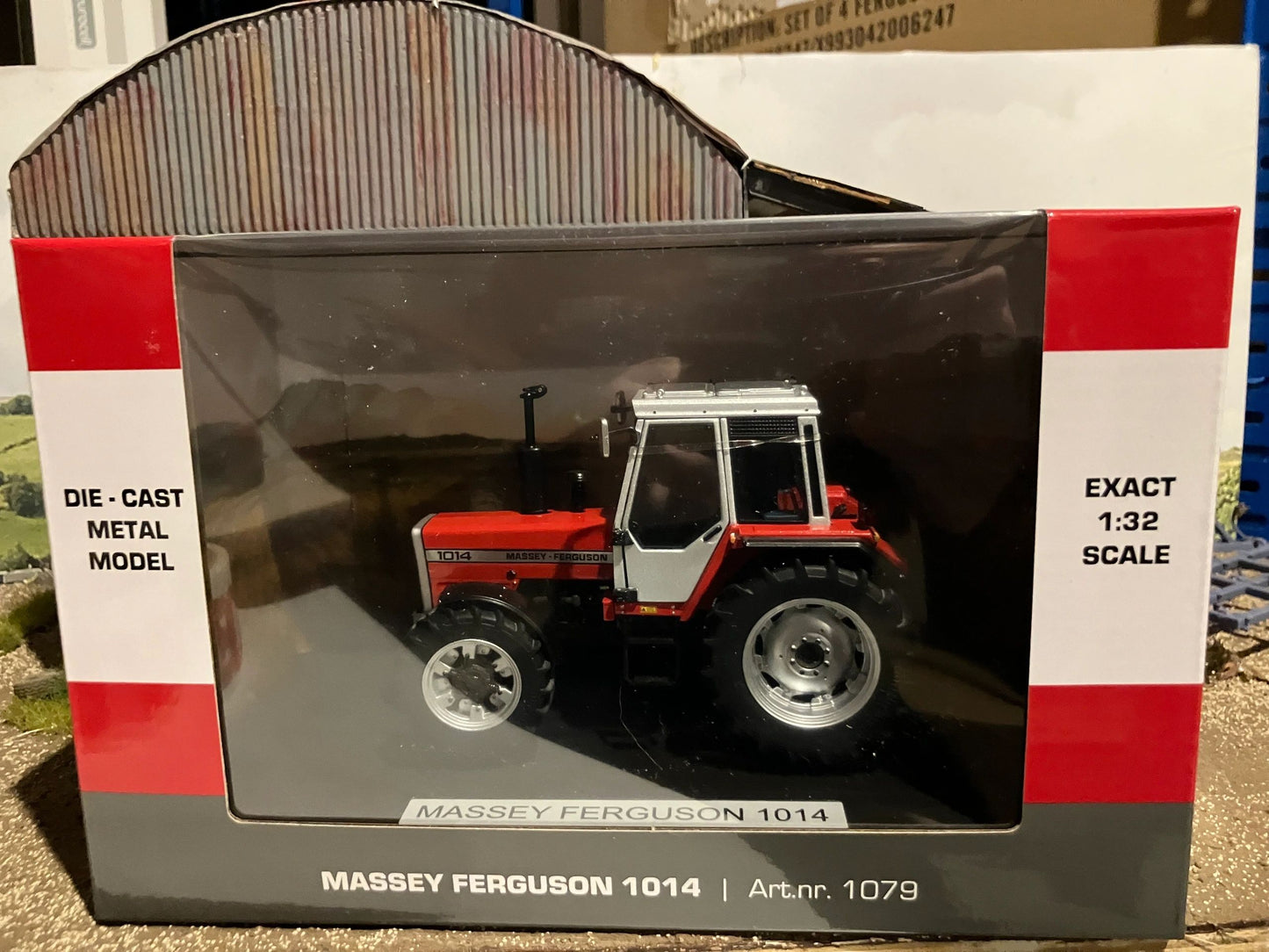 Weise Toys Massey Ferguson 1014 Tractor NEW boxed in 1:32 scale Image 4