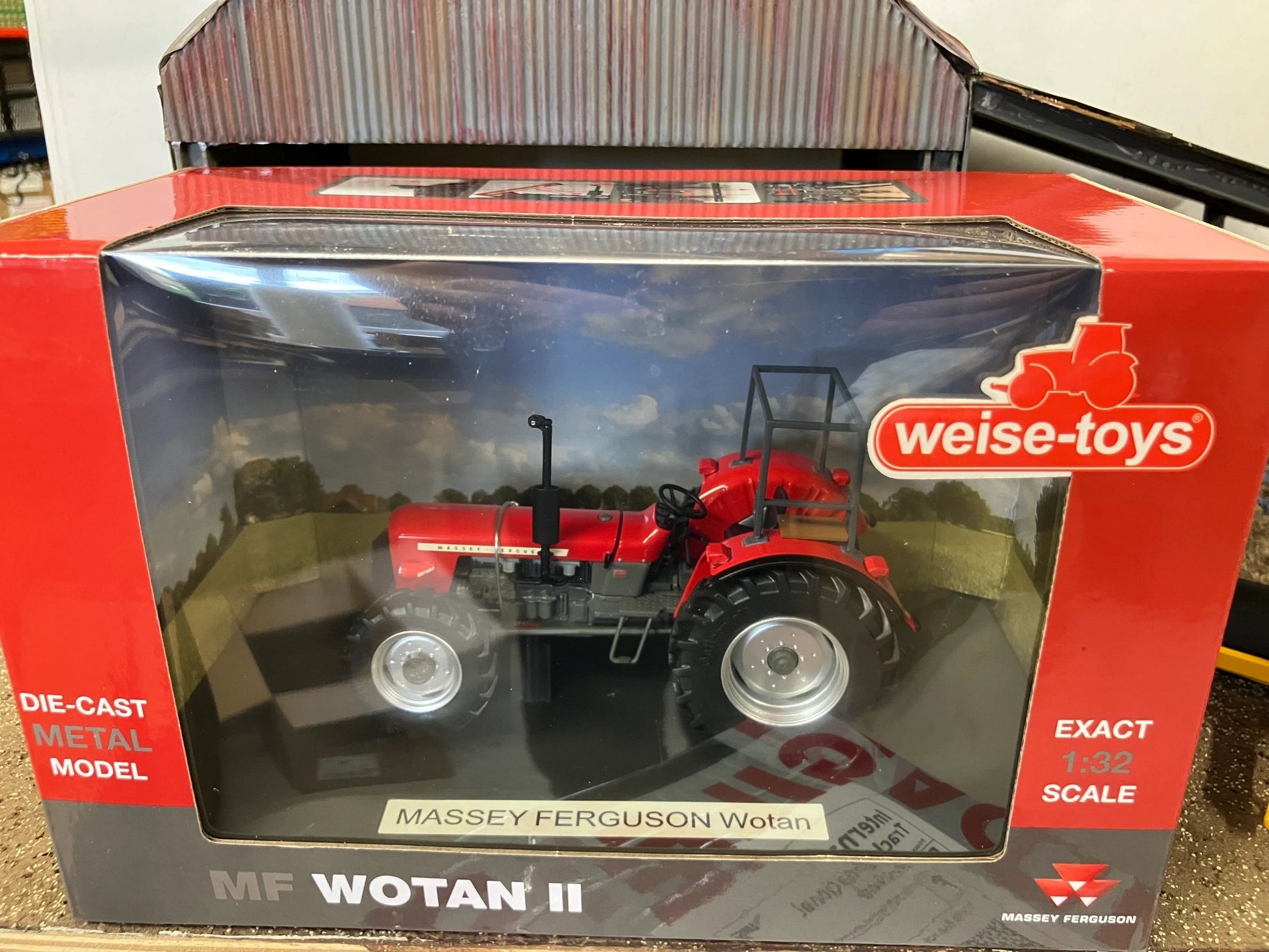 Weise Toys Massey Ferguson Wotan II Tractor NEW boxed in 1:32 scale Image 6