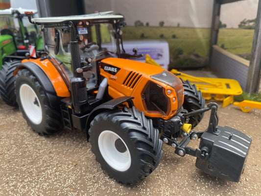 Wiking Claas Arion 640 Orange tractor 1:32 scale Boxed Limited Edition Image