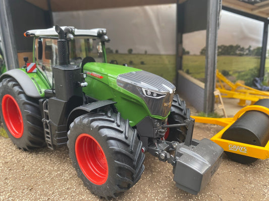Wiking Fendt 1050 tractor 1:32 scale Boxed 2023 version Image
