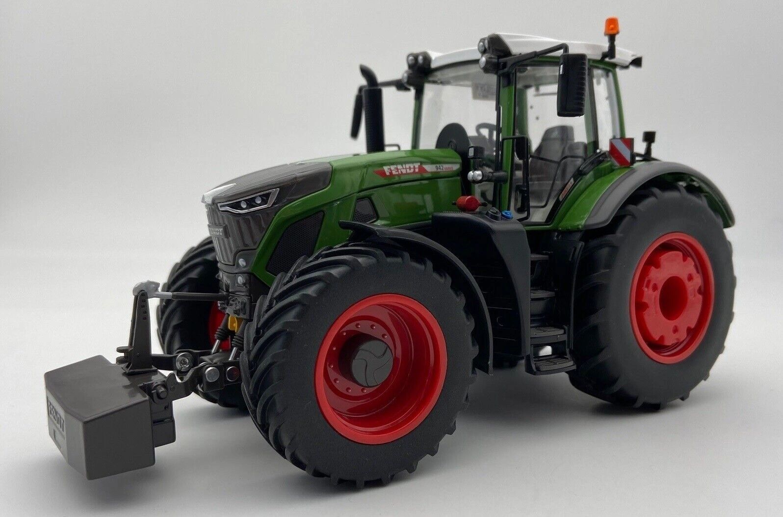 Wiking Fendt 942 tractor 1:32 scale Boxed Image 4
