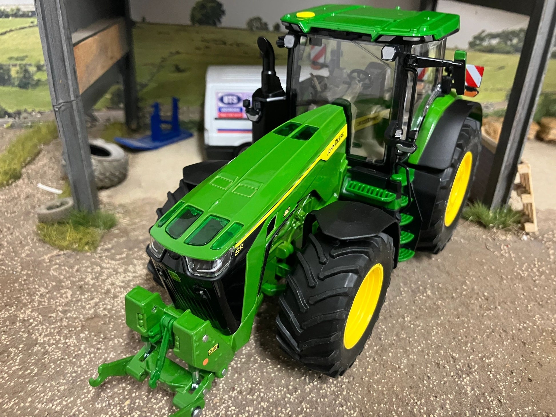 Wiking John Deere 8R 410 tractor 1:32 scale Boxed Image 3