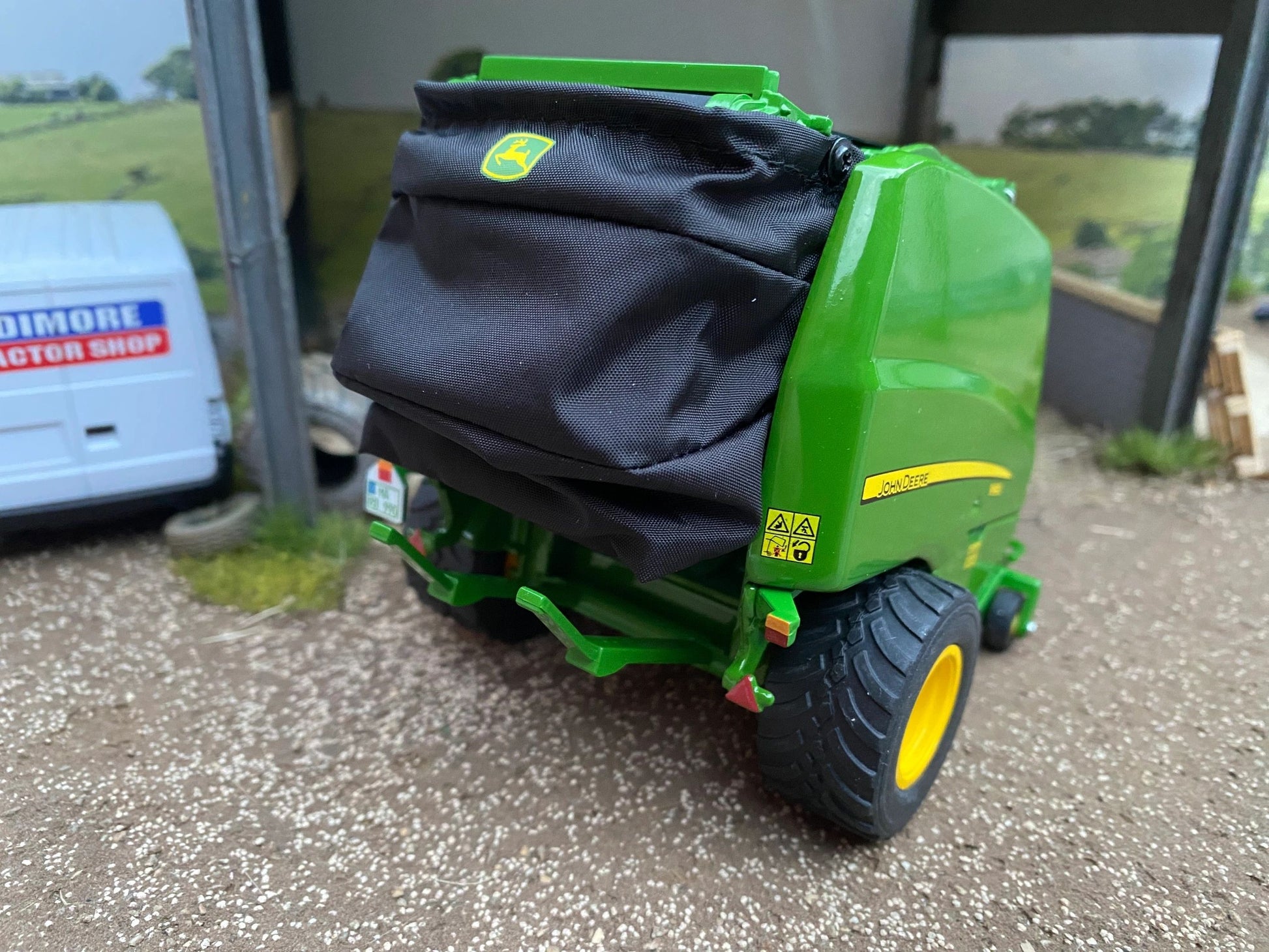 Wiking John Deere 990 Baler 1:32 scale Boxed Image 5