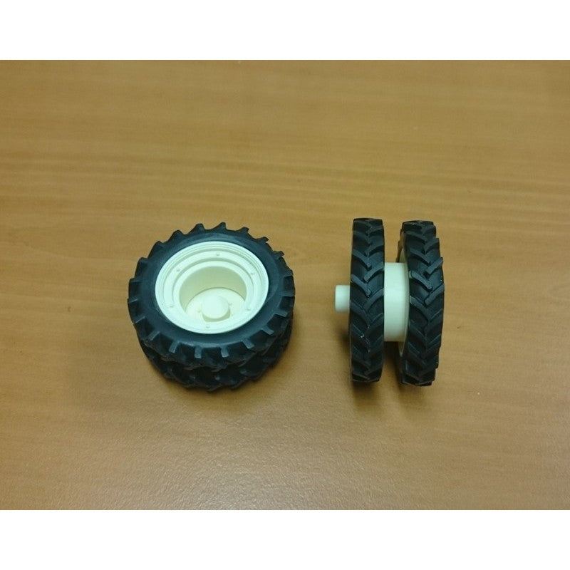 04267 MS_B pair of Tractor narrow front wheel dual kits 48mm White  Artisan32 farm machinery 1:32 scale