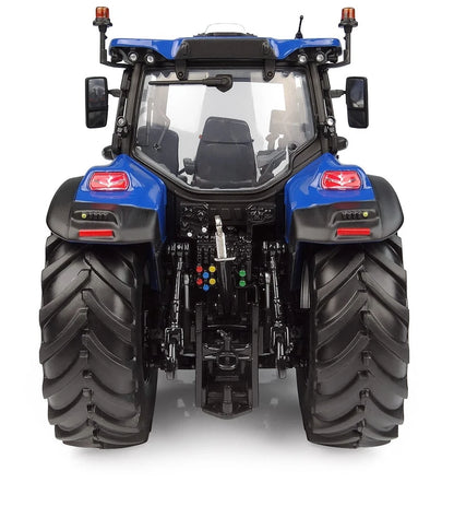 Universal Hobbies New Holland T7.210 Dynamic Blue Tractor BOXED 1:32 scale UH6810